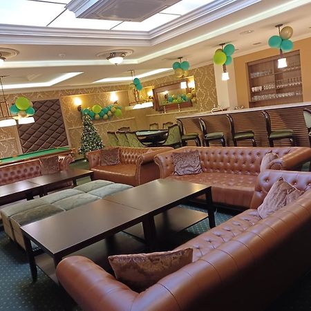 Hotel Dvorana การ์โลวีวารี ภายนอก รูปภาพ
