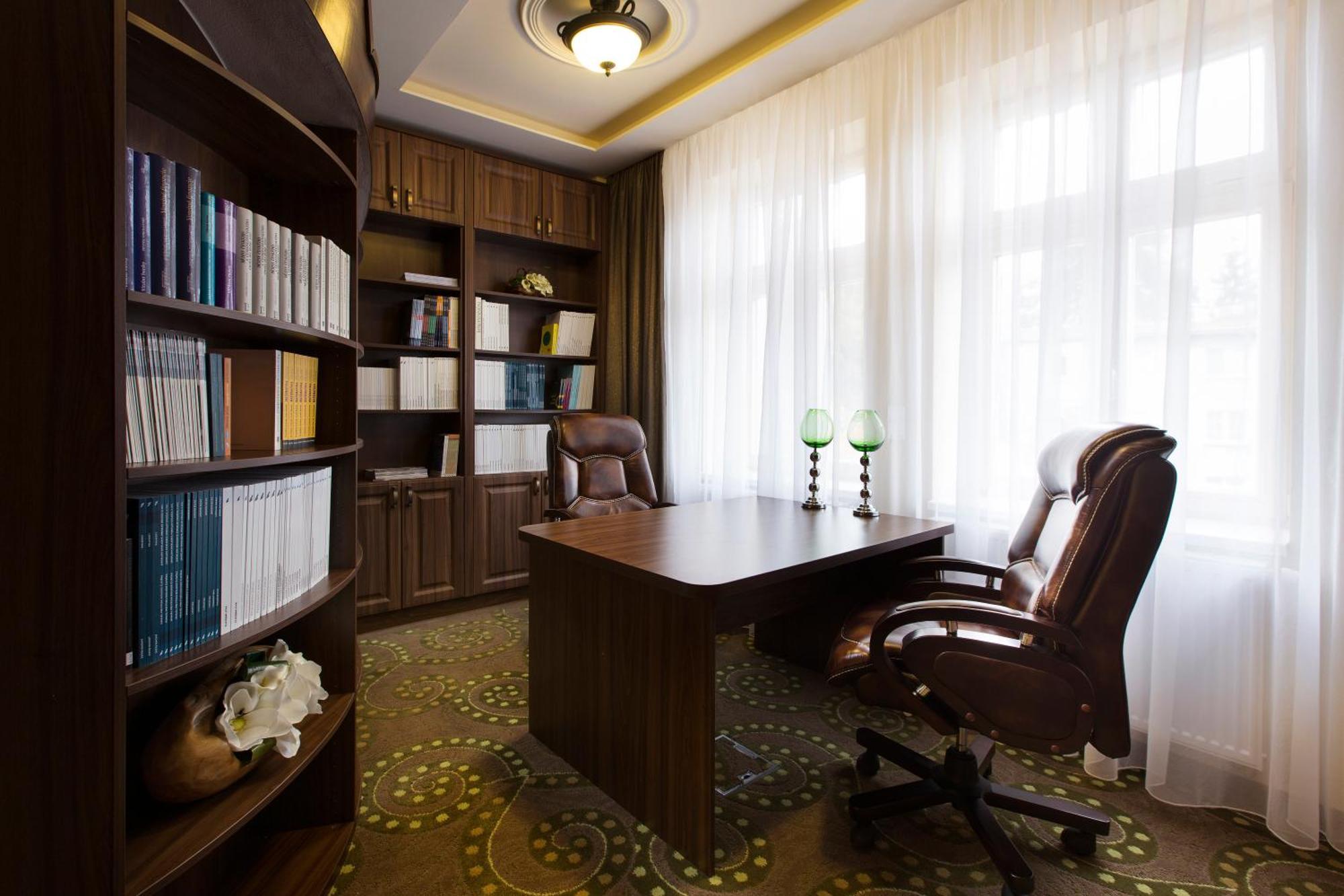Hotel Dvorana การ์โลวีวารี ภายนอก รูปภาพ