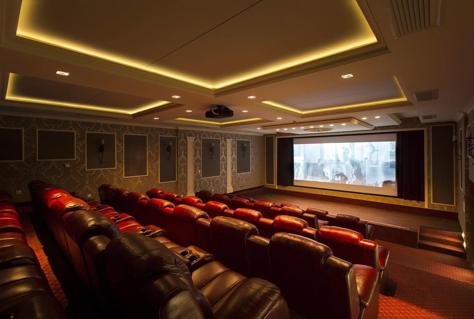 Hotel Dvorana การ์โลวีวารี ภายนอก รูปภาพ