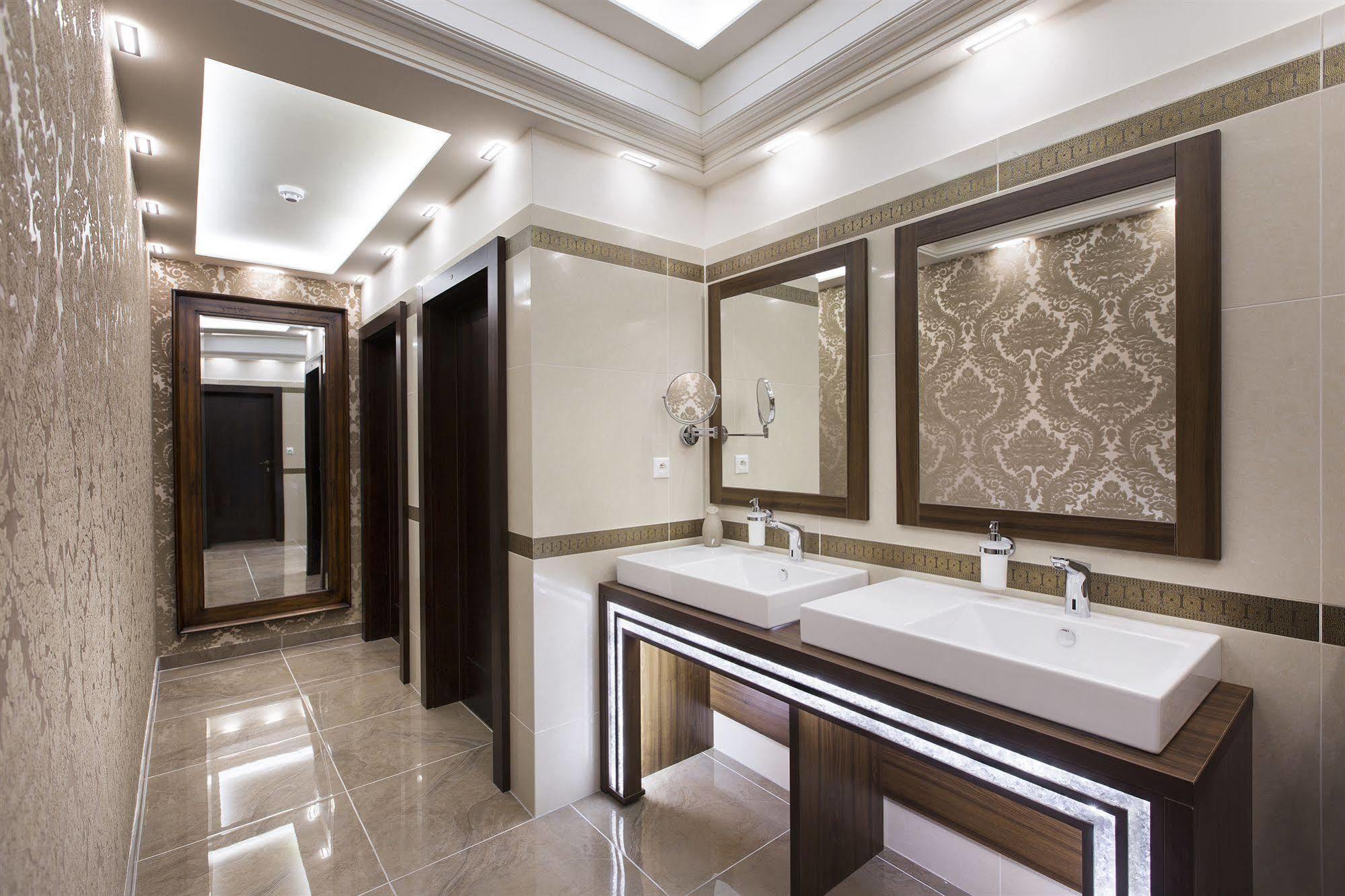 Hotel Dvorana การ์โลวีวารี ภายนอก รูปภาพ