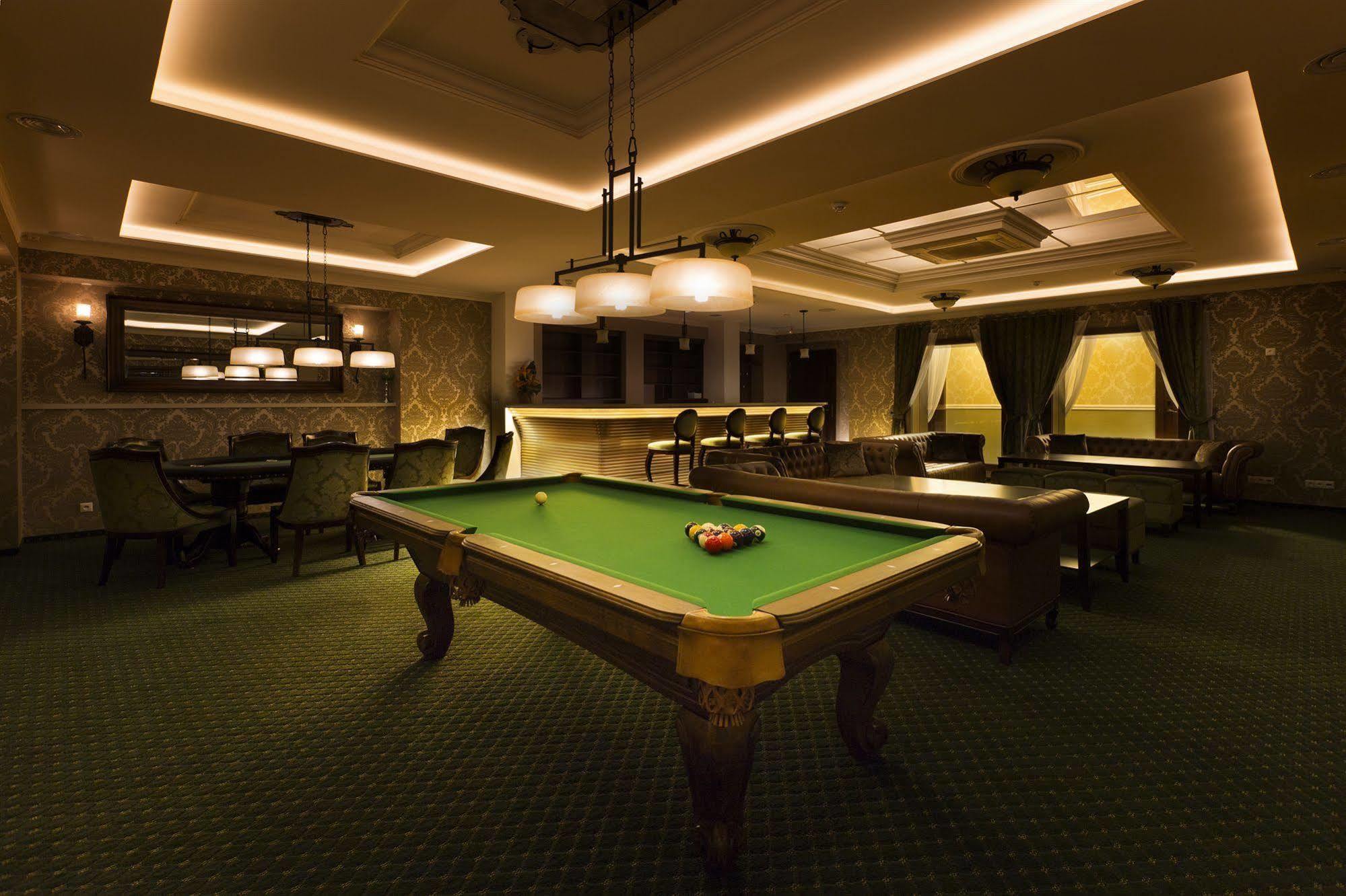 Hotel Dvorana การ์โลวีวารี ภายนอก รูปภาพ