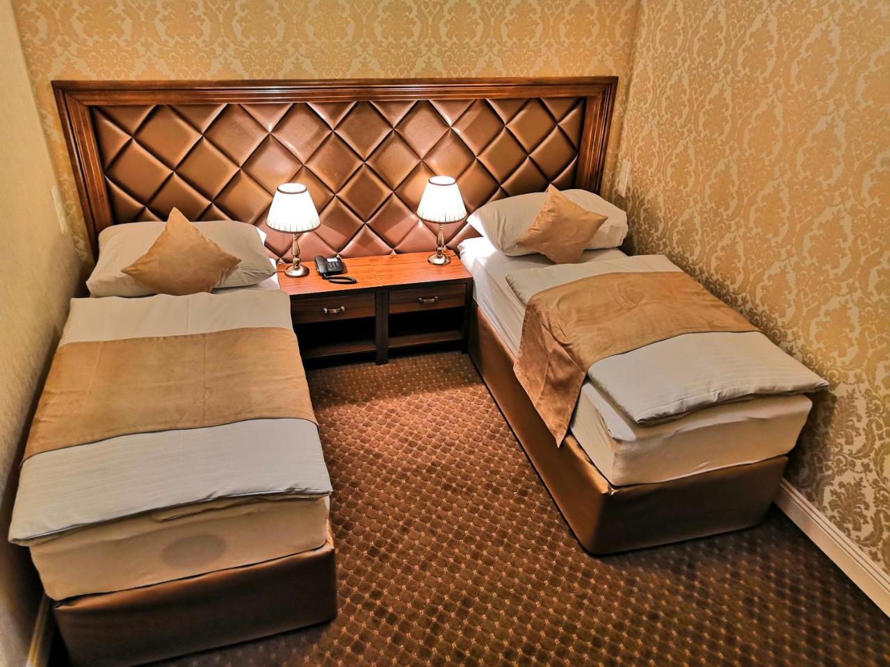 Hotel Dvorana การ์โลวีวารี ภายนอก รูปภาพ