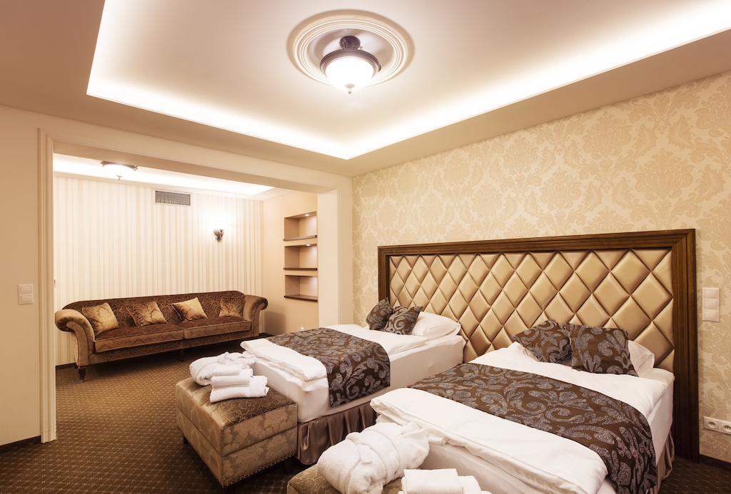 Hotel Dvorana การ์โลวีวารี ห้อง รูปภาพ